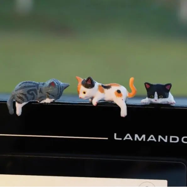 Hand-Painted Mini Cat Desk Figurines 😺