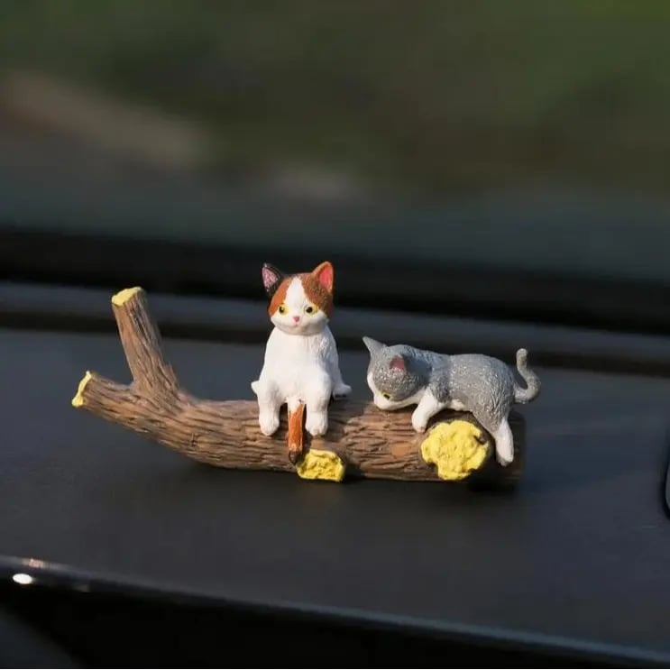 Hand-Painted Mini Cat Desk Figurines 😺