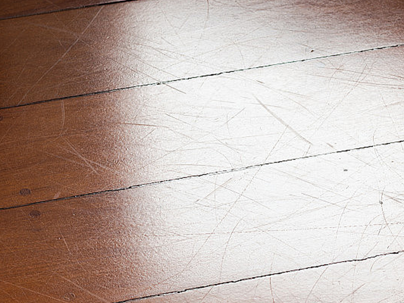 Worn White Edges